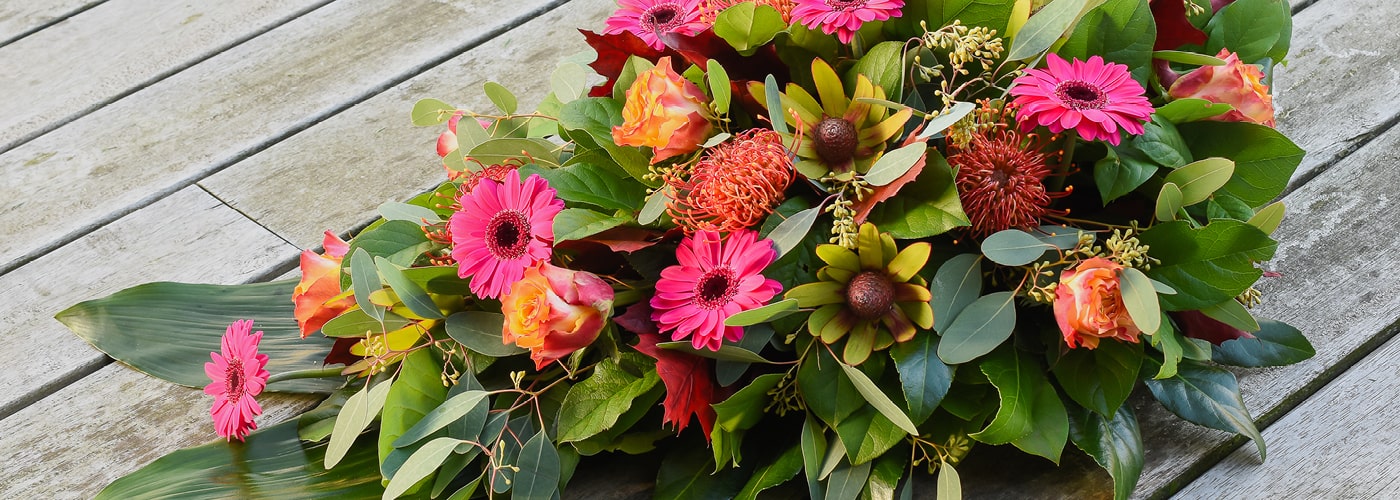 Funeral flowers from Bunches of love in Murray Bridge