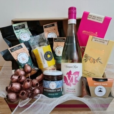 SA Indulgence Hamper - A beautifully presented gift hamper featuring South Australia's finest products.